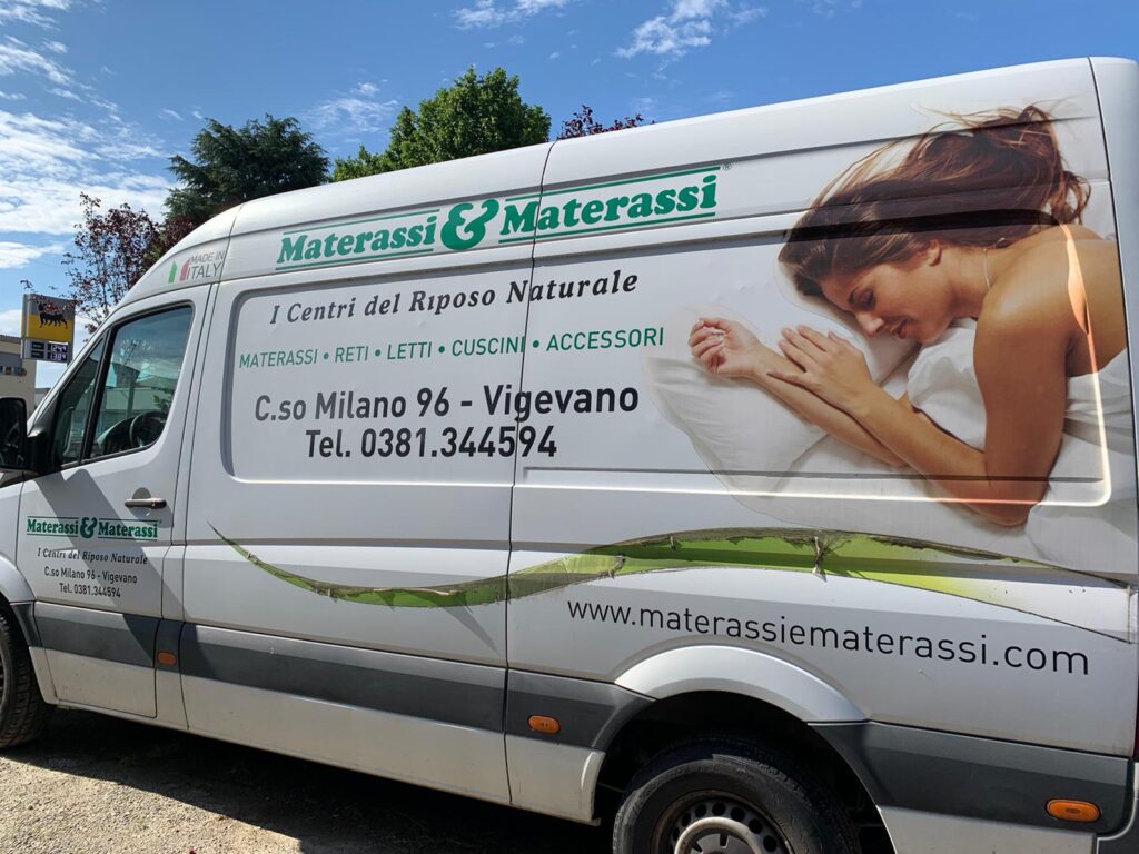 Decorazione furgone automezzi wrapping car flotte aziendali noleggio